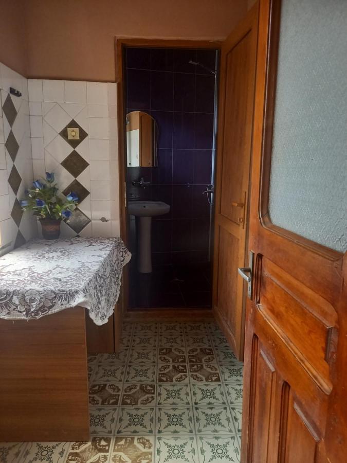 Guest House Roma Кутаїсі Екстер'єр фото